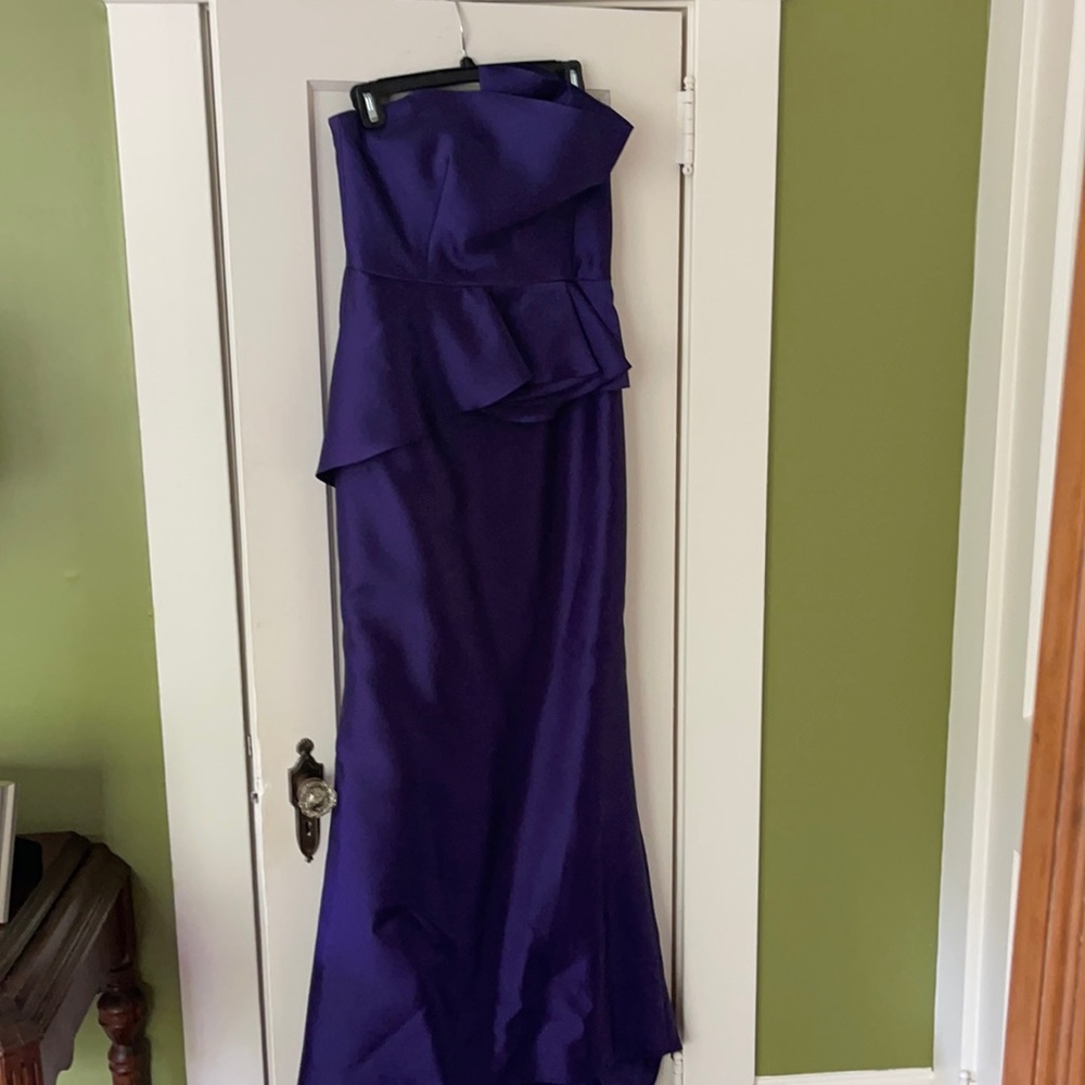 Carmen Marc Valvo strapless formal gown size 8